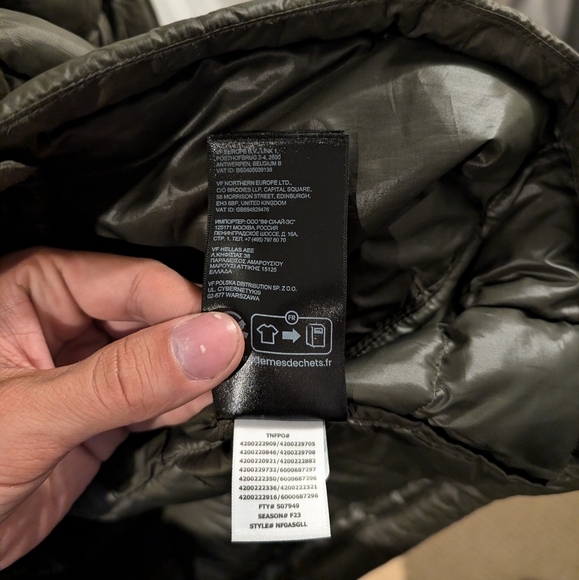 TNF Thermoball Dark Green Medium - Picture 3 of 3